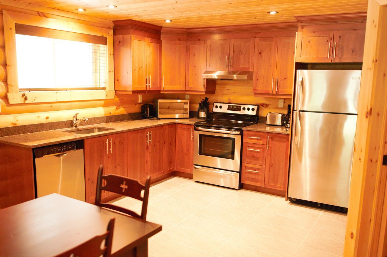 Selenia Lodge- Residences Et Chalets Dans Les Laurentides Saint-Remi-d'Amherst Exterior foto