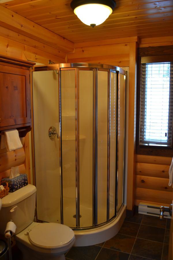 Selenia Lodge- Residences Et Chalets Dans Les Laurentides Saint-Remi-d'Amherst Exterior foto
