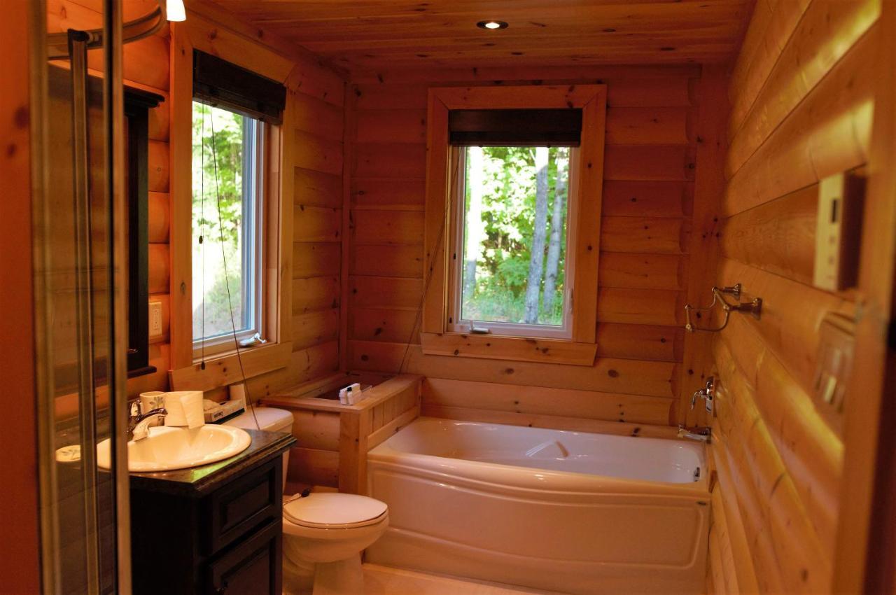 Selenia Lodge- Residences Et Chalets Dans Les Laurentides Saint-Remi-d'Amherst Exterior foto